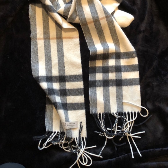 Burberry Cashmere Skinny Scarf